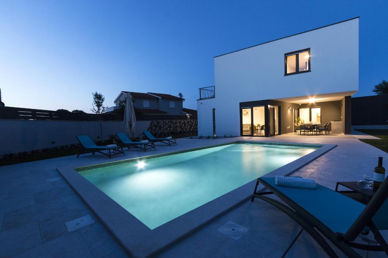 Modern 3-Bedroom Villa With A Private Pool Pula Exterior foto