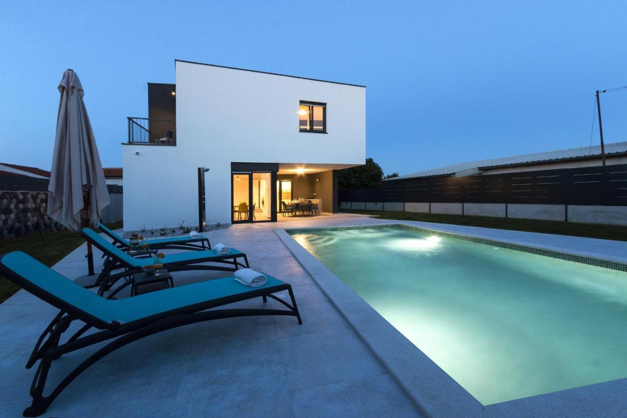 Modern 3-Bedroom Villa With A Private Pool Pula Exterior foto