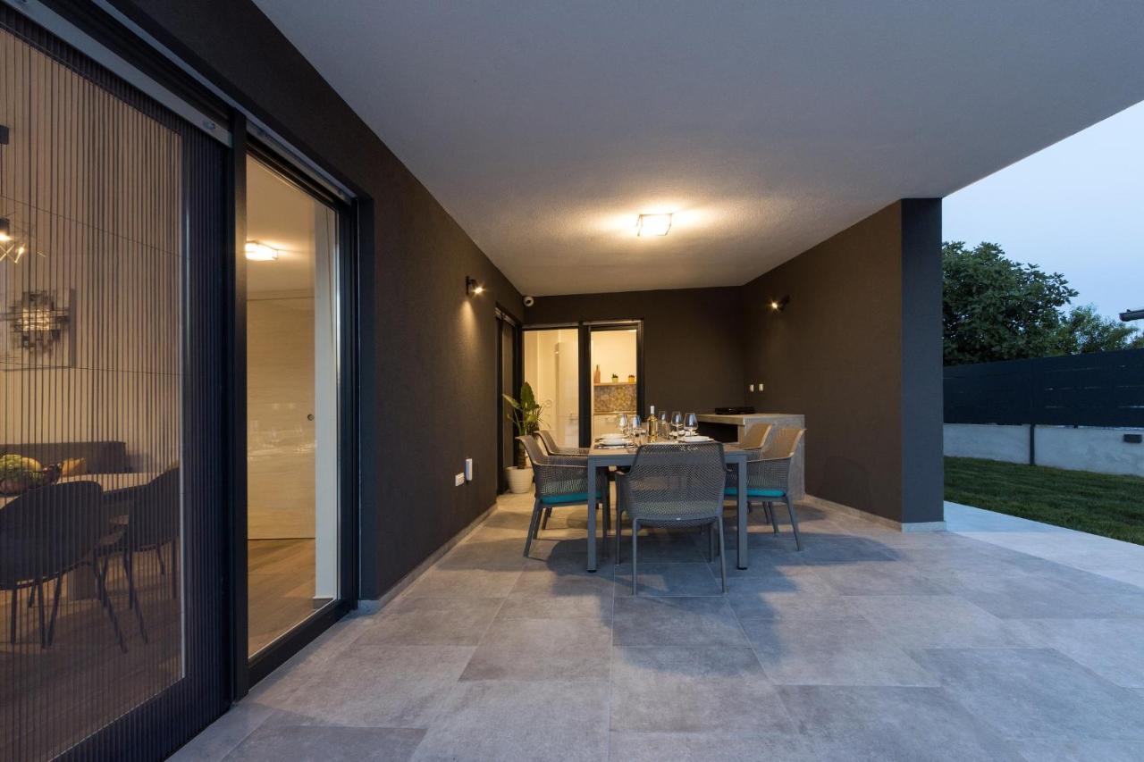 Modern 3-Bedroom Villa With A Private Pool Pula Exterior foto